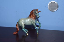 Load image into Gallery viewer, Green/Gold Unicorn Alborozo-Breyer Stablemate