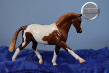Load image into Gallery viewer, Shiloh-Hanoverian Mold-Stablemate Club Exclusive-Breyer Stablemate