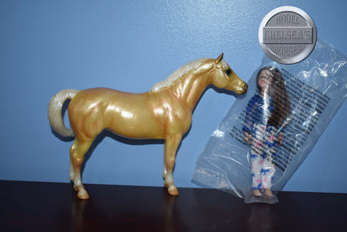 Holiday Pony Playset Mia-No Costume-Pony of America's Mold-Holiday Exclusive-Breyer Traditional