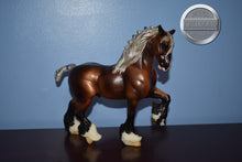 Load image into Gallery viewer, Bay Callahan-Shire Mold-Collector Club Exclusive-Breyer Classic