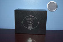 Load image into Gallery viewer, Home Straight-Crystal-Breyerfest Exclusive-Breyer Accessories