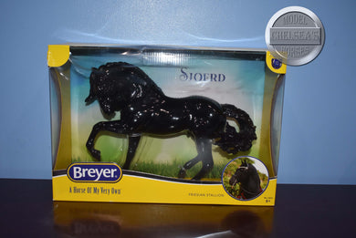 Glossy Sjoerd-New in Box-Collector Club Appreciation Exclusive-Breyer Traditional