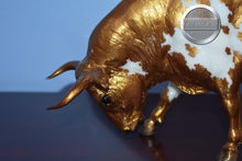 Load image into Gallery viewer, Knossos-Gold Variation-Breyerfest Exclusive-LE of 200-Fighting Bull Mold-Breyer Traditional