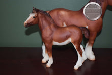 Load image into Gallery viewer, Dempsey and Quincy-Clydesdale Mare and Foal Mold-Breyer Traditional