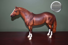 Load image into Gallery viewer, Chestnut Quarter Horse-Long Tail Version-Treasure Hunt Series-Lady Phase Mold-Breyer Traditional