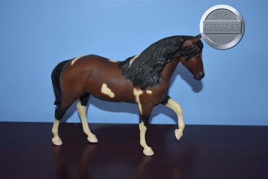 Cips-Yellowed-El Pastor Mold-Breyer Traditional
