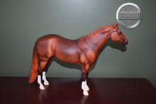 Load image into Gallery viewer, Chestnut Quarter Horse-Long Tail Version-Treasure Hunt Series-Lady Phase Mold-Breyer Traditional
