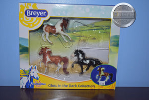 Glow in the Dark Set-MISSING HORSE-Comes with Box-Breyer Stablemate