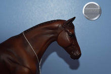 Load image into Gallery viewer, Chestnut Sport Horse-Gem Twist Mold-Breyer Traditional