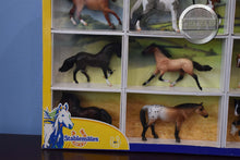 Load image into Gallery viewer, Shadowbox Barn Set-New in Package-Breyer Stablemate