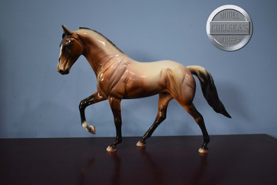 Tabernash-Glossy Judges Model-Tennessee Walking Horse Mold-Peter Stone
