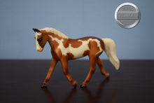 Load image into Gallery viewer, Pinto-Trotting Warmblood Mold-Breyer Stablemate