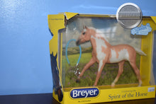 Load image into Gallery viewer, Scooter-No Blanket-Action Stock Horse Mold-New in Box-Breyer Traditional