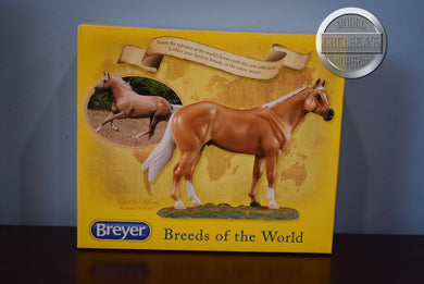 Breeds of the World-Quarter Horse-With Box-Breyer Accessories