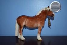 Load image into Gallery viewer, Glossy Rhenish Draft-Breyerfest Exclusive-Georg Mold-Breyer Traditional