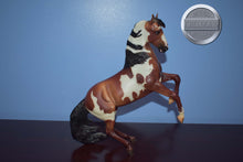 Load image into Gallery viewer, Picasso-Desatado Mold-Breyer Traditional
