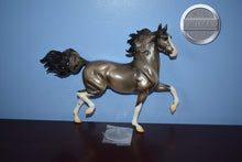 Load image into Gallery viewer, High Wire-Breyerfest Exclusive-Huckleberry Bey Mold-Breyer Traditional