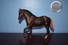 Load image into Gallery viewer, Liver Chestnut-El Pastor Mold-Breyer Traditional