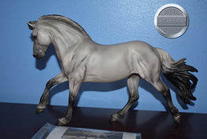 Astrid-Matte Version-With Box and COA-Premier Club Exclusive-Breyer Traditional