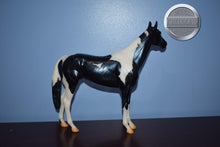 Load image into Gallery viewer, Eclipse-Decorator-Standing Thoroughbred Mold-Breyer Traditional