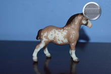 Load image into Gallery viewer, Roan Sabino from Parade of Breeds-G1 Draft Mold-Breyer Stablemate