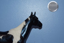 Load image into Gallery viewer, Eclipse-Decorator-Standing Thoroughbred Mold-Breyer Traditional