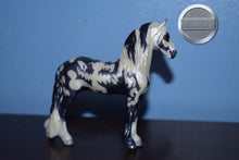 Load image into Gallery viewer, Mini Apparition #2-Halloween Exclusive-Django Mold-Breyer Stablemate