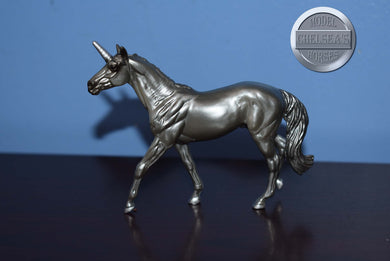 Silver Unicorn from Sparkling Splendor-Walking Thoroughbred Mold-Breyer Stablemate