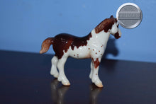 Load image into Gallery viewer, Carling-Breyerfest Exclusive-Vaulting Draft Mold-Breyer Stablemate