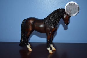 Bouncer-Original on the Mold-Breyer Traditional