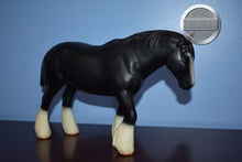 Load image into Gallery viewer, TRU Black English Shire-Shire Mare Mold-Breyer Traditional