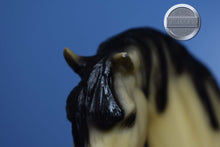 Load image into Gallery viewer, Fugir Cacador-Foundation Stallion Mold-Breyer Traditional
