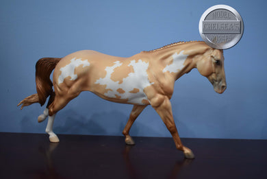 The Perfect Horse-Amber Champagne Version-Matte-Art of the Horse 2023 Exclusive-Running Stock Horse Mold-Peter Stone