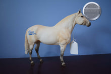 Load image into Gallery viewer, Winner&#39;s Circle-Breyerfest Exclusive-Adios Mold-Breyer Traditional