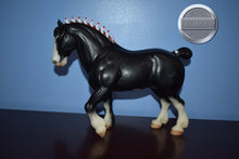 Load image into Gallery viewer, Grayingham Lucky Lad-Breyerfest Exclusive-Clydesdale Stallion Mold-Breyer Traditional