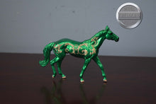 Load image into Gallery viewer, Green Swirls and Snowflakes-Holiday Exclusive-Thoroughbred Mold-Breyer Stablemate