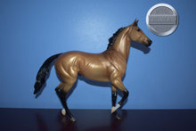 Load image into Gallery viewer, Akhal Teke-Lonesome Glory Mold-Breyer Traditional