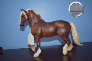 Montanara-Breyerfest Exclusive-Freisian Mold-Breyer Traditional