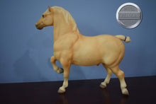 Load image into Gallery viewer, Goliath-Belgian Mold-Breyer Traditional