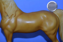 Load image into Gallery viewer, Palomino with Saddle-Western Horse Mold-Breyer Traditional