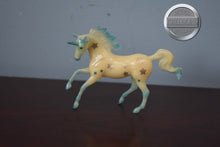 Load image into Gallery viewer, Little Dipper-Starry Skies Series-Magnolia Mold-Breyer Stablemate