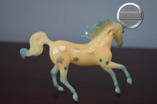 Load image into Gallery viewer, Little Dipper-Starry Skies Series-Magnolia Mold-Breyer Stablemate