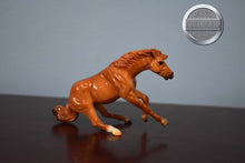 Load image into Gallery viewer, Glossy Brindle Diesel-Stablemate Club Exclusive-Reining Mold-Breyer Stablemate