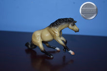 Load image into Gallery viewer, Buckskin Reining Horse-WEG Exclusive-Reining Horse Mold-Breyer Stablemate