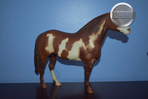 Yellow Mount-Adios Mold-Breyer Traditional