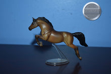 Load image into Gallery viewer, Light Bay Jumping Horse-Warmblood Jumper Mold-Breyer Stablemate