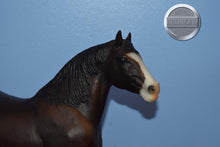 Load image into Gallery viewer, Shire Mare-Clydesdale Mare Mold-Breyer Traditional