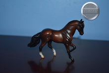 Load image into Gallery viewer, Dark Bay Paso Fino-Paso Fino Mold-Breyer Stablemate