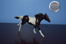 Load image into Gallery viewer, Black Pinto from Flicka and Family Set-Thoroughbred Mold-Breyer Stablemate