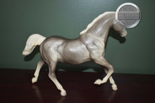 Load image into Gallery viewer, Sugar-Smoke Grey-Running Mare Mold-Breyer Traditional